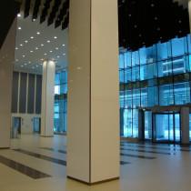 Вид входной группы внутри зданий Бизнес-центр «Город Столиц» Северный блок