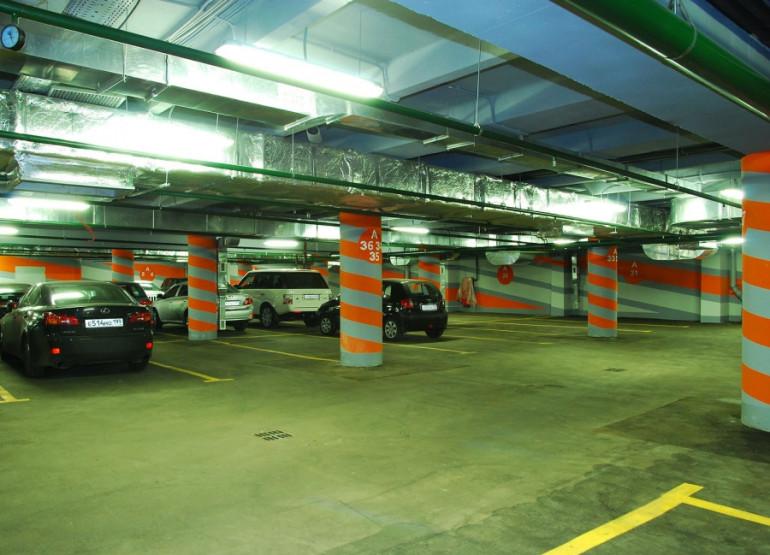 Барклай Плаза: Вид паркинга